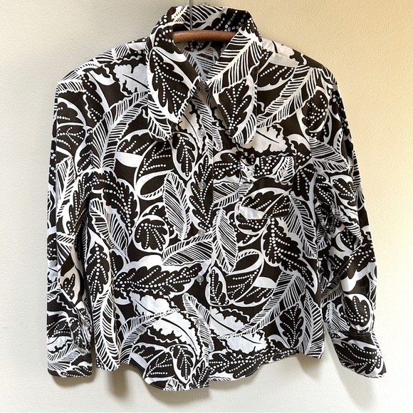 Vintage ~ Unbranded Round Collar Brown and Ecru Shirt - Picture 1 of 10